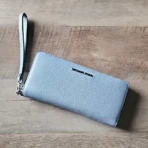 Michael Kors Jet Set Continental Wallet Wristlet Blue